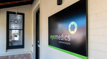eyemedics glenelg signage